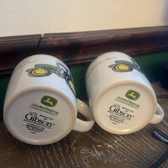 Vtg John Deere Mug Gibson "Nothing Runs Like a Deer" Logo Cup, Green Tractor - Picture 3 of 3